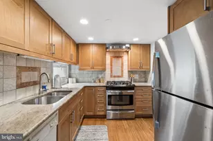 11172 Forest Edge Dr, Reston, VA 20190 - Photo 11