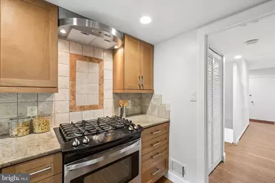 11172 Forest Edge Drive, Reston, VA 20190 - Photo 13