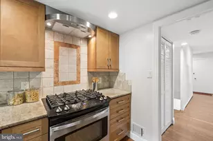 11172 Forest Edge Dr, Reston, VA 20190 - Photo 13