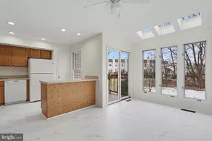 3752 Farmland Dr, Fairfax, VA 22033 - Photo 9