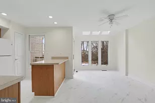 3752 Farmland Dr, Fairfax, VA 22033 - Photo 7