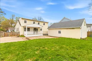 1904 Pimmit Dr, Falls Church, VA 22043 - Photo 17