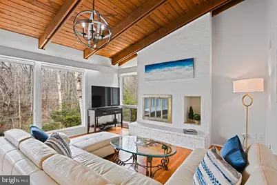 10611 Allenwood Lane, Great Falls, VA 22066 - Photo 11