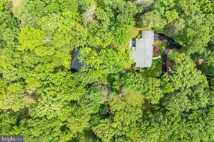 10611 Allenwood Ln, Great Falls, VA 22066 - Photo 7