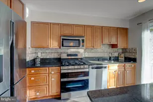 12307 Sleepy Lake Ct, Fairfax, VA 22033 - Photo 11