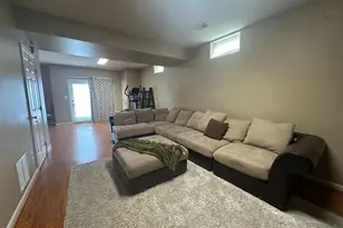 13286 Holly Meadow Ln, Herndon, VA 20171 - Photo 9