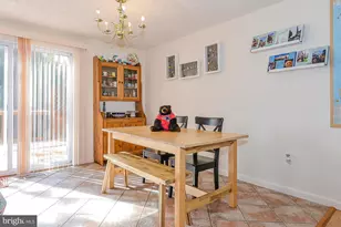 8291 Raindrop Way, Springfield, VA 22153 - Photo 13