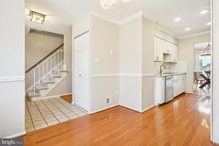 8826 Surveyors Pl, Springfield, VA 22152 - Photo 9