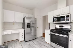 4131 Fountainside Ln, Fairfax, VA 22030 - Photo 9