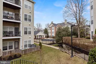 4131 Fountainside Ln, Fairfax, VA 22030 - Photo 25