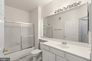 4131 Fountainside Ln, Fairfax, VA 22030 - Photo 15