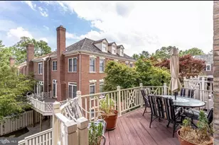 3935 Barcroft Mews Ct, Falls Church, VA 22041 - Photo 9