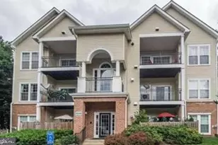 4144 Fountainside Ln, Fairfax, VA 22030 - Photo 1