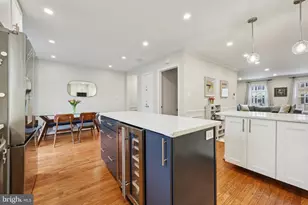 2010 Pieris Ct, Vienna, VA 22182 - Photo 3