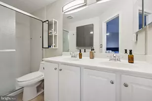 2010 Pieris Ct, Vienna, VA 22182 - Photo 29