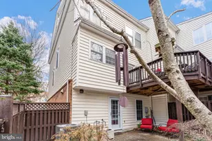 4176 Lower Park Dr, Fairfax, VA 22030 - Photo 3