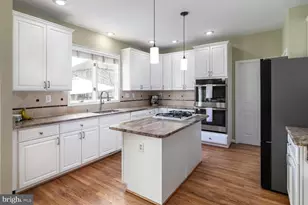 3515 Broadrun Dr, Fairfax, VA 22033 - Photo 5