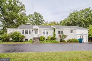 2177 Chain Bridge Rd, Vienna, VA 22182 - Photo 1