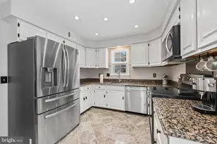 3606 Canoe Birch Ct, Fairfax, VA 22033 - Photo 9