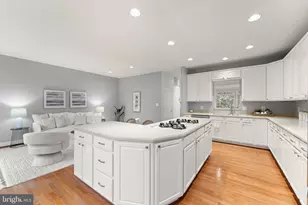 12445 Peaceful Creek Dr, Fairfax, VA 22033 - Photo 23