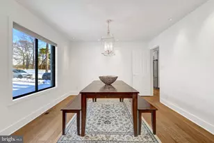 9982 Blackberry Ln, Great Falls, VA 22066 - Photo 7