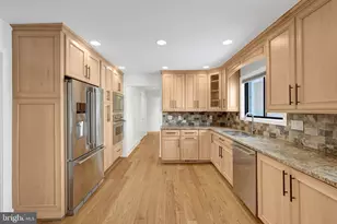 9982 Blackberry Ln, Great Falls, VA 22066 - Photo 9