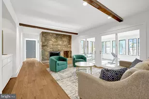 9982 Blackberry Ln, Great Falls, VA 22066 - Photo 11