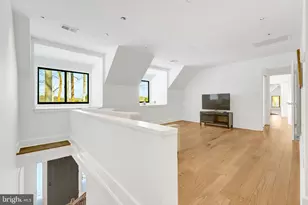 9982 Blackberry Ln, Great Falls, VA 22066 - Photo 19