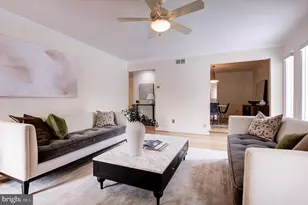 2800 Oakton Manor Ct, Oakton, VA 22124 - Photo 11