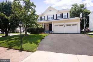 13701 Rosetree Ct, Chantilly, VA 20151 - Photo 1