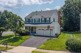 13701 Rosetree Ct, Chantilly, VA 20151 - Photo 5