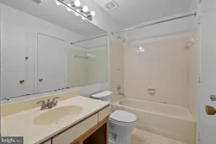 11719 Summerchase Cir, Reston, VA 20194 - Photo 17