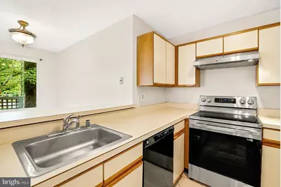 11719 Summerchase Circle, Reston, VA 20194 - Photo 13