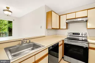 11719 Summerchase Cir, Reston, VA 20194 - Photo 13
