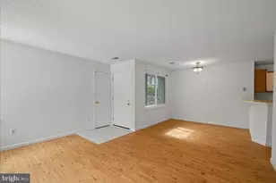 11719 Summerchase Cir, Reston, VA 20194 - Photo 5