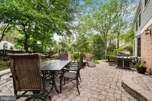 2613 Lemontree Ln, Vienna, VA 22181 - Photo 31