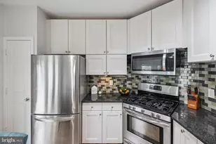 7104 Cold Spring Ct, Alexandria, VA 22306 - Photo 5