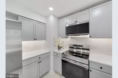 10278 Colony Park Drive, Fairfax, VA 22032 - Photo 9