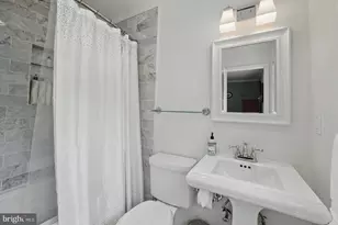 6622 Skyline Ct, Alexandria, VA 22307 - Photo 17