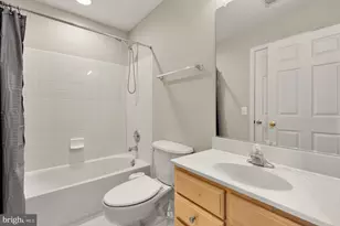 4110 Fairfax Center Creek Dr, Fairfax, VA 22030 - Photo 33