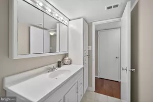 1526 Northgate Square, Reston, VA 20190 - Photo 19