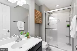 202 Glen Ave SW, Vienna, VA 22180 - Photo 41