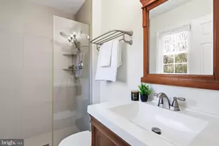 202 Glen Ave SW, Vienna, VA 22180 - Photo 27