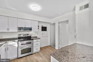 2320 Emerald Heights Ct, Reston, VA 20191 - Photo 17