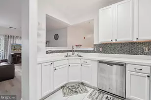 11322 Westbrook Mill Ln, Fairfax, VA 22030 - Photo 7