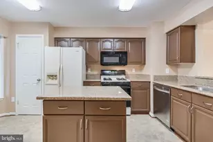 8735 Stone Hill Pl, Springfield, VA 22153 - Photo 13