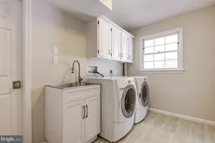 8017 Iliff Dr, Dunn Loring, VA 22027 - Photo 29