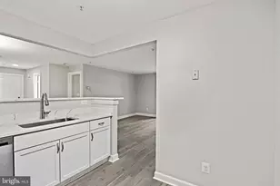 12209 Fairfield House Dr, Fairfax, VA 22033 - Photo 15