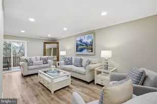 13707 Autumn Vale Ct, Chantilly, VA 20151 - Photo 5