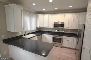 1609 Leeds Castle Dr, Vienna, VA 22182 - Photo 9